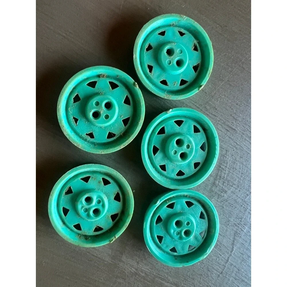 Vintage Buttons 1.125